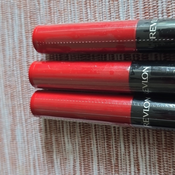 REVLON BRAND WOMENS COLORSTAY MATTE LITE LIP CRAYON BUNDLE OF 3 - Picture 3 of 10